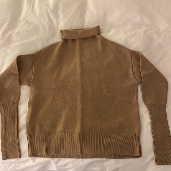 Camel Wilfred turtleneck sweater size xs - Picture 5 of 6
